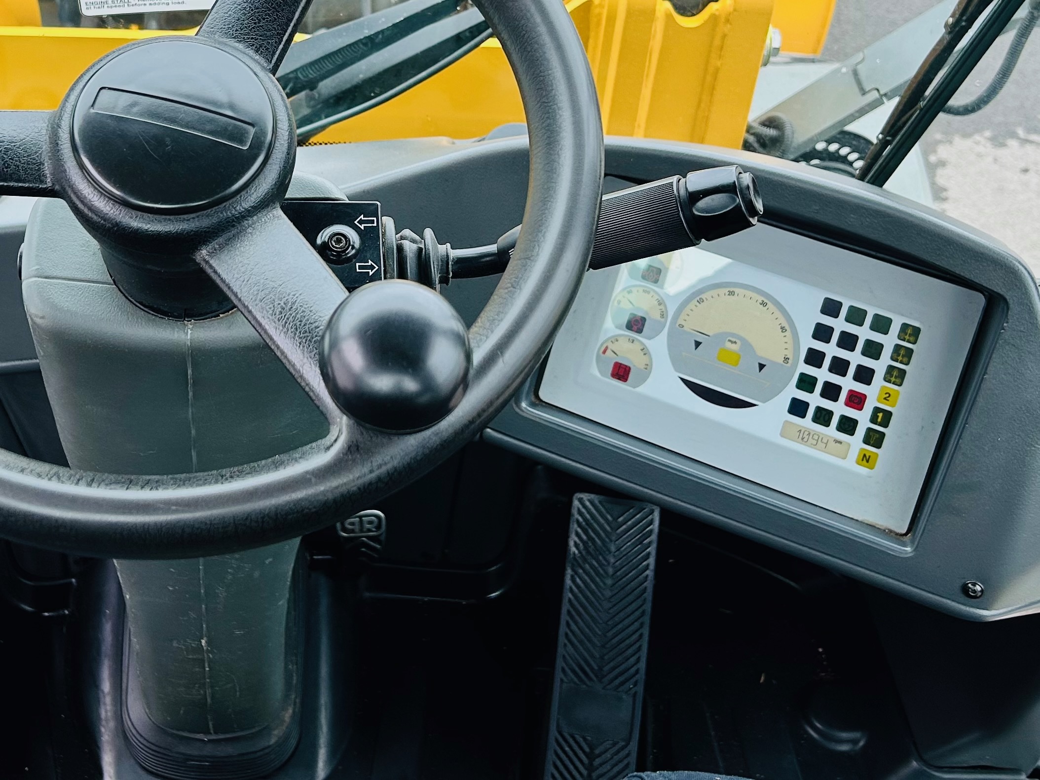 2014 DEERE 244J - Image 12